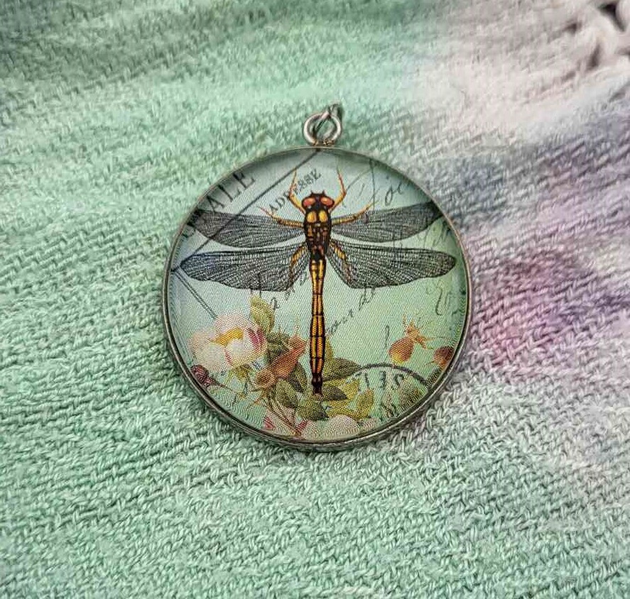 Cabochon Halskette Golden Dragonfly
