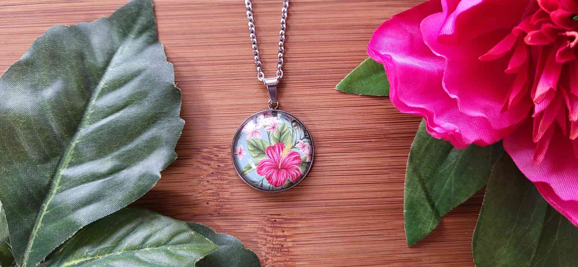 Cabochon Halskette Hibiskus