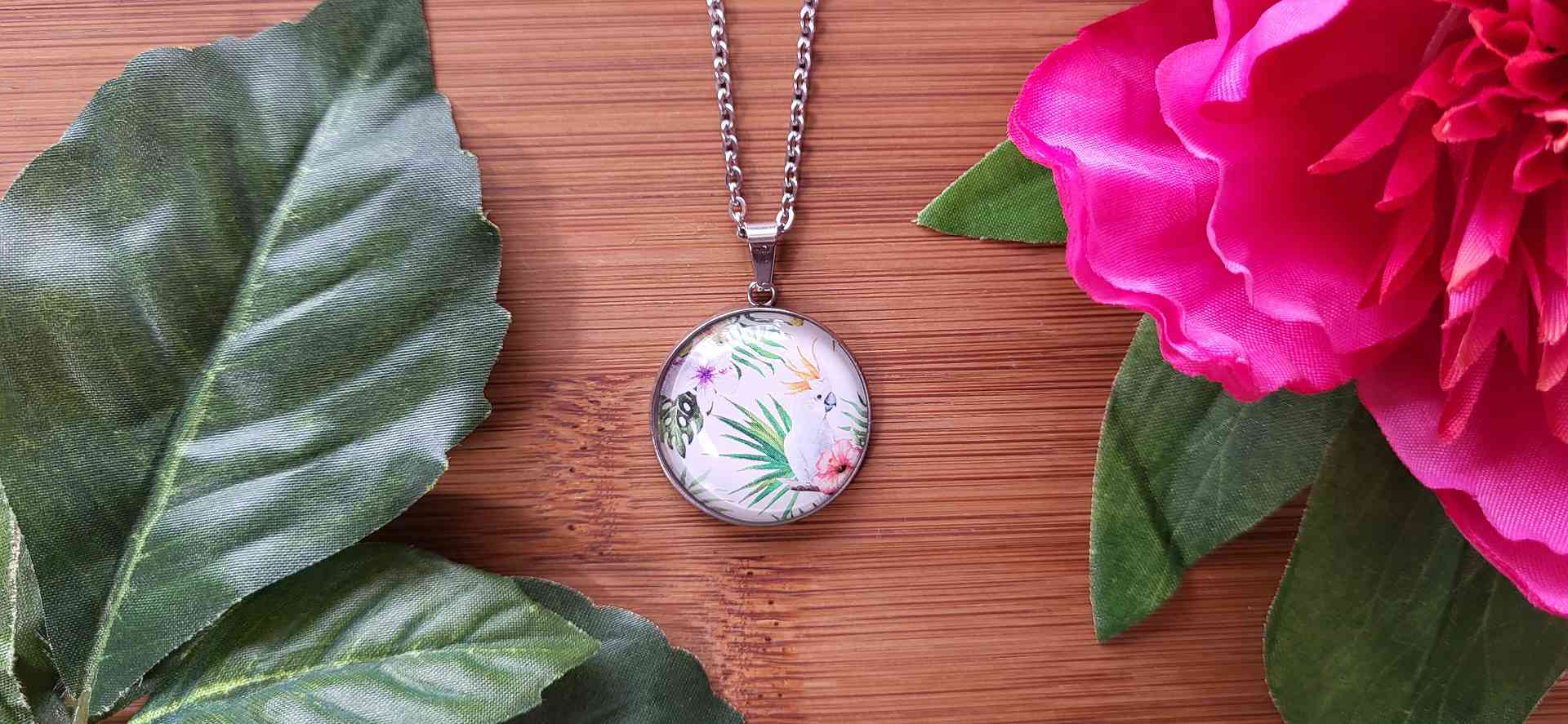 Cabochon Halskette Kakadu