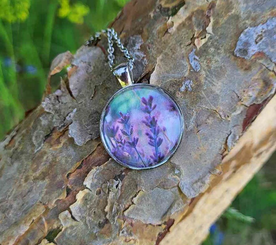 Cabochon Halskette Lavendel